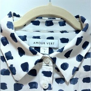 Amour Vert Women’s Navy and White Abstract Shirt (100% Silk)
